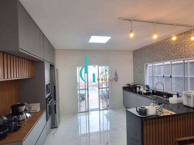 Casa para Locação em Santana de Parnaíba - 4