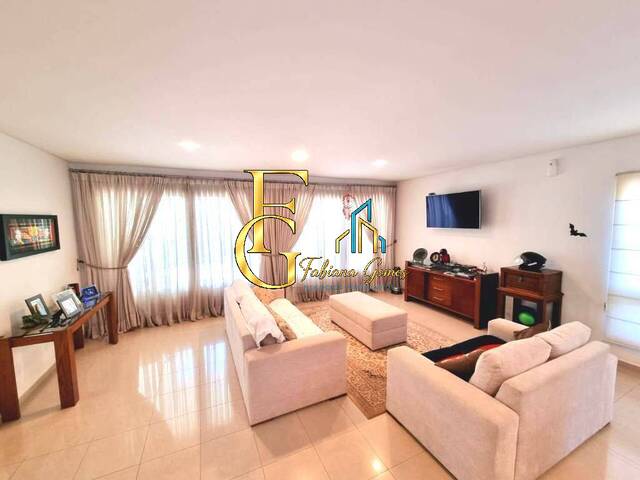 Casa para Venda em Santana de Parnaíba - 5