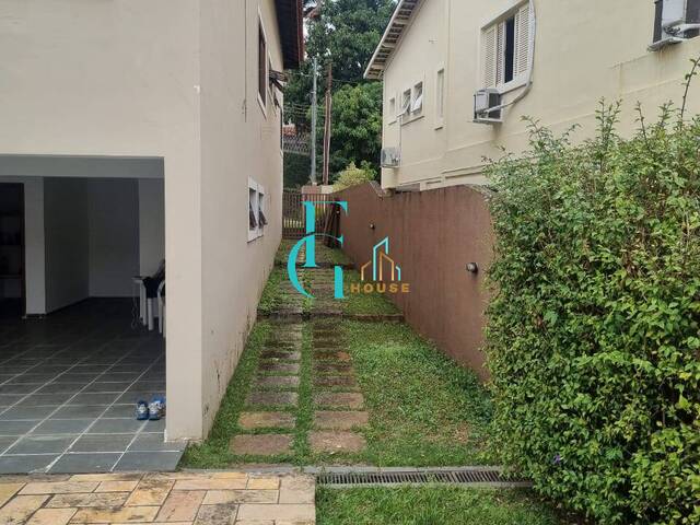Casa para Venda em Santana de Parnaíba - 5