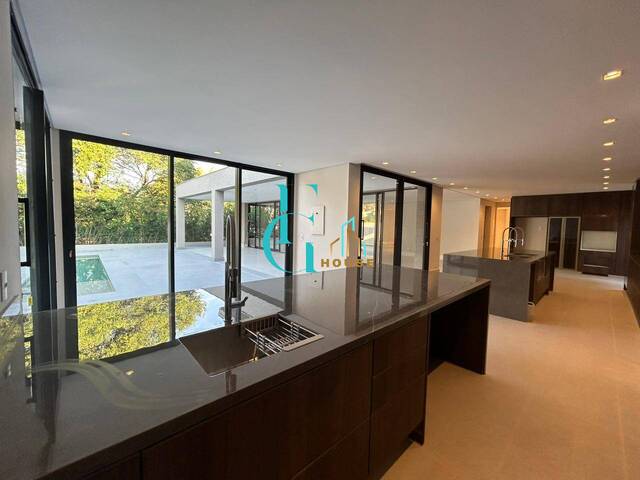 Casa para Venda em Santana de Parnaíba - 4