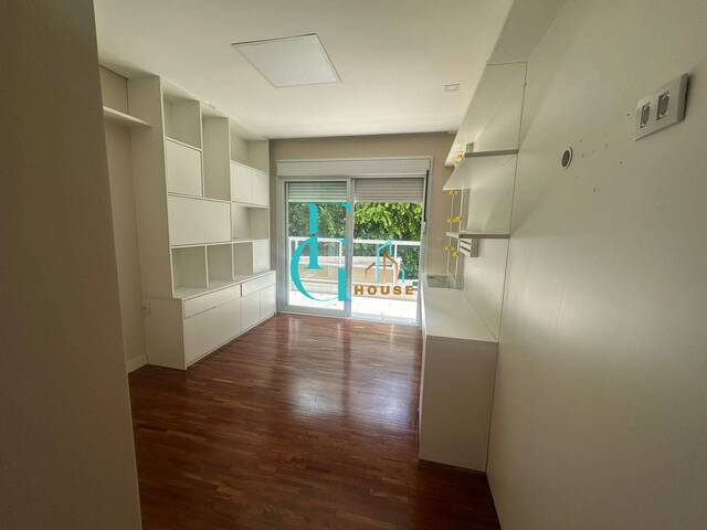 Casa para Venda em Santana de Parnaíba - 4