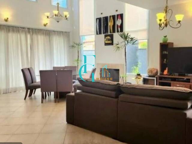 Casa para Venda em Santana de Parnaíba - 2