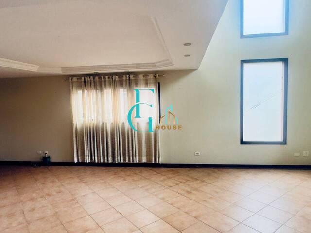 Casa para Venda em Santana de Parnaíba - 4