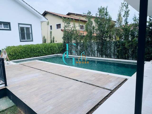 #665 - Casa para Venda em Santana de Parnaíba - SP - 2