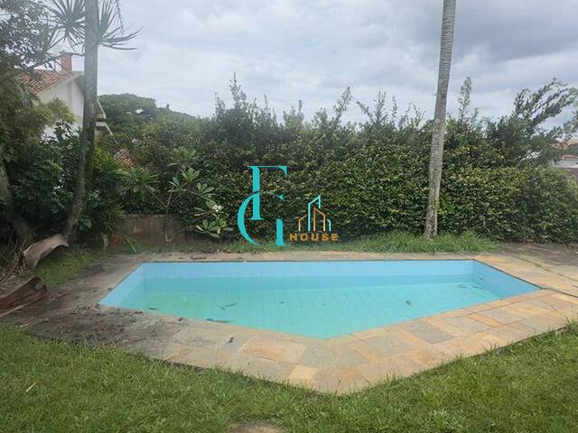 #672 - Casa para Venda em Santana de Parnaíba - SP