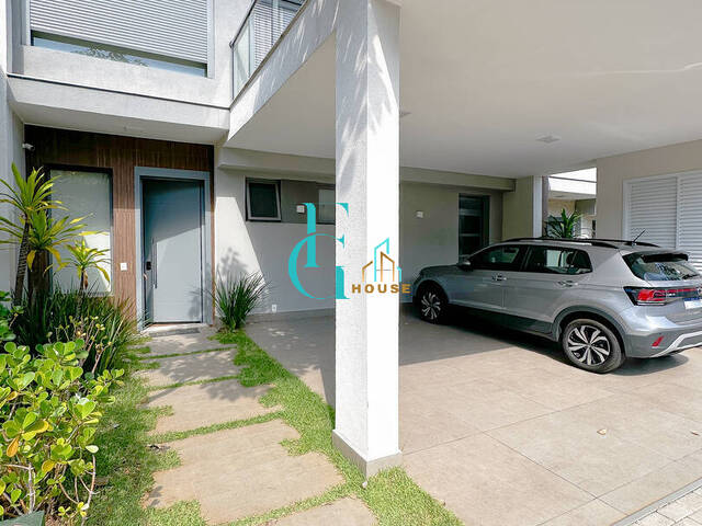 #673 - Casa para Venda em Santana de Parnaíba - SP