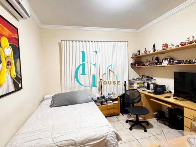 Casa para Venda em Santana de Parnaíba - 3