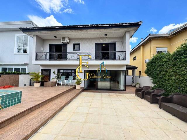 #677 - Casa para Venda em Santana de Parnaíba - SP