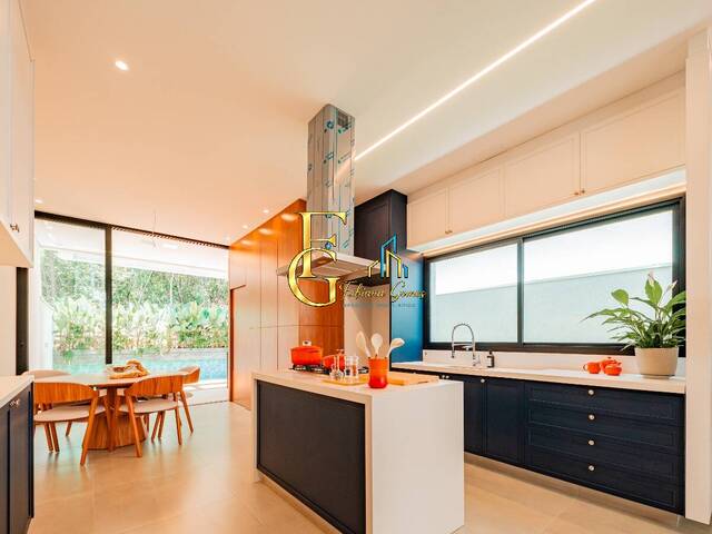 Casa para Venda em Santana de Parnaíba - 5