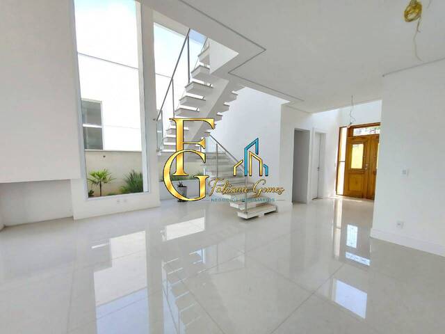 #725 - Casa para Venda em Santana de Parnaíba - SP - 2