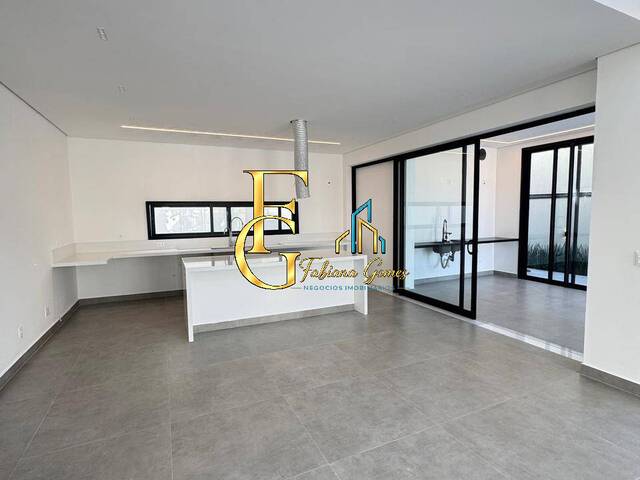 #730 - Casa para Venda em Santana de Parnaíba - SP