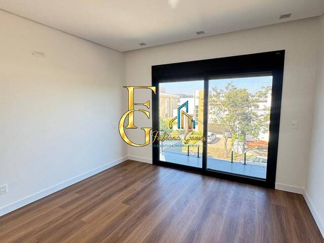 Casa para Venda em Santana de Parnaíba - 4