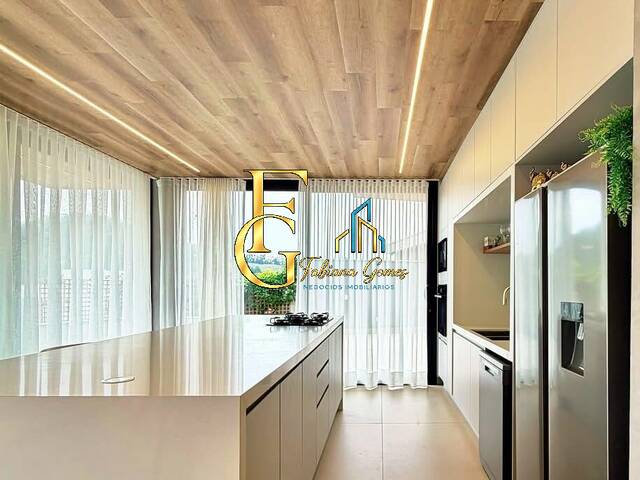 Casa para Venda em Santana de Parnaíba - 5