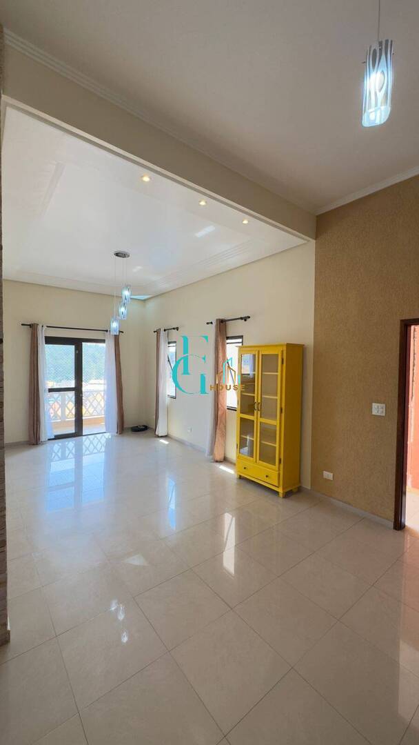 Casa, 3 quartos, 28000 m² - Foto 2