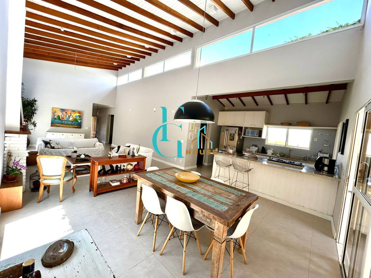 Casa, 3 quartos, 24000 m² - Foto 1