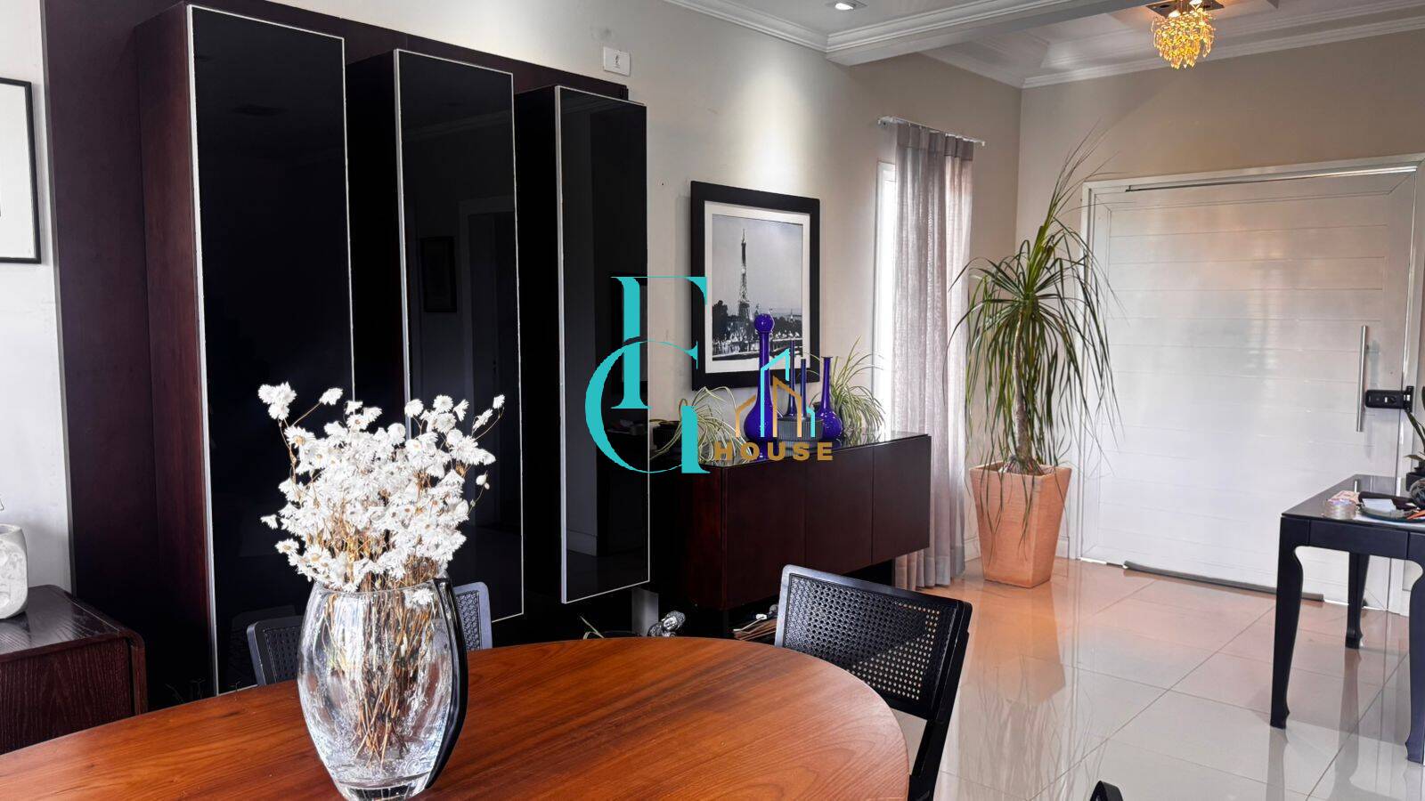 Casa, 3 quartos, 220 m² - Foto 1