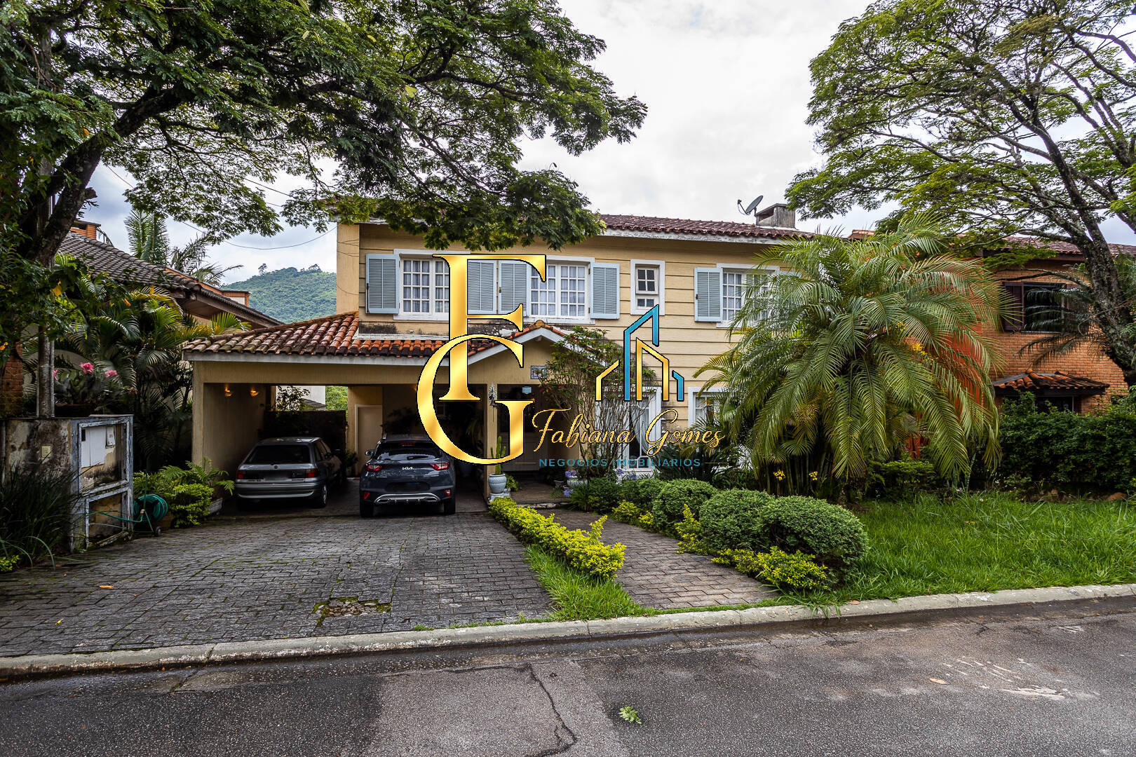 Casa, 5 quartos, 361 m² - Foto 1