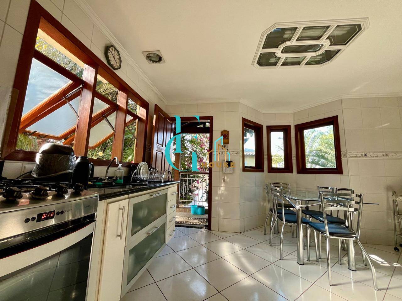 Casa, 4 quartos, 240 m² - Foto 25