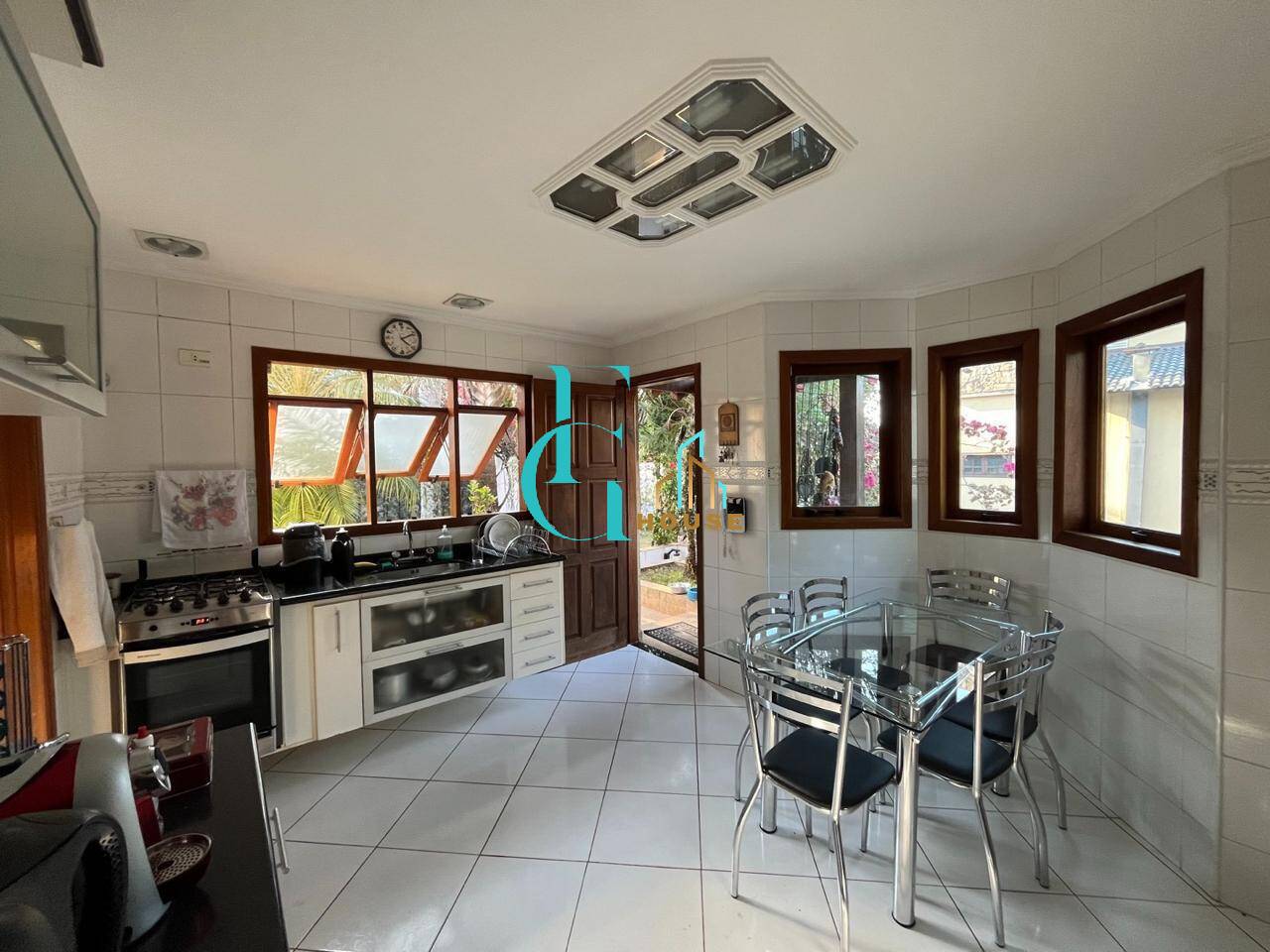 Casa, 4 quartos, 240 m² - Foto 26