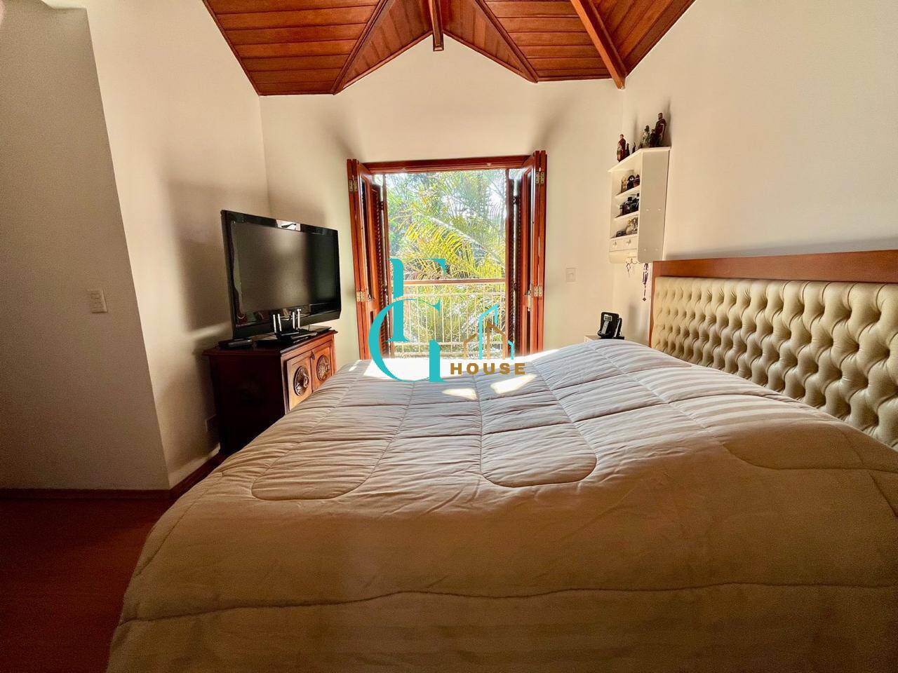 Casa, 4 quartos, 240 m² - Foto 37