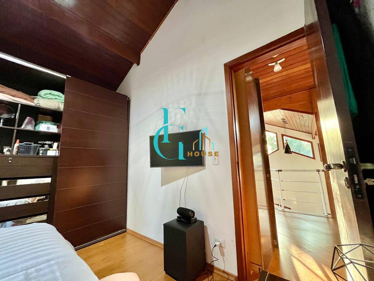 Casa, 4 quartos, 240 m² - Foto 35
