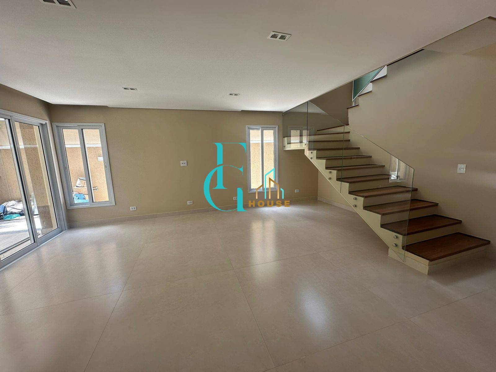 Casa, 4 quartos, 305 m² - Foto 2