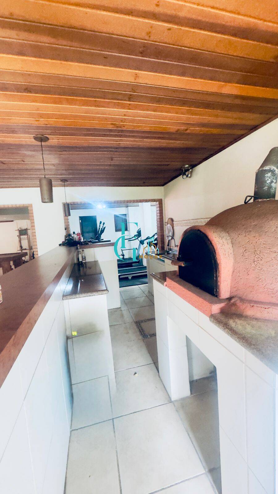 Vende-se Casa Rústica com 429 m² na Morada dos Pinheiros – Aldeia da Serra