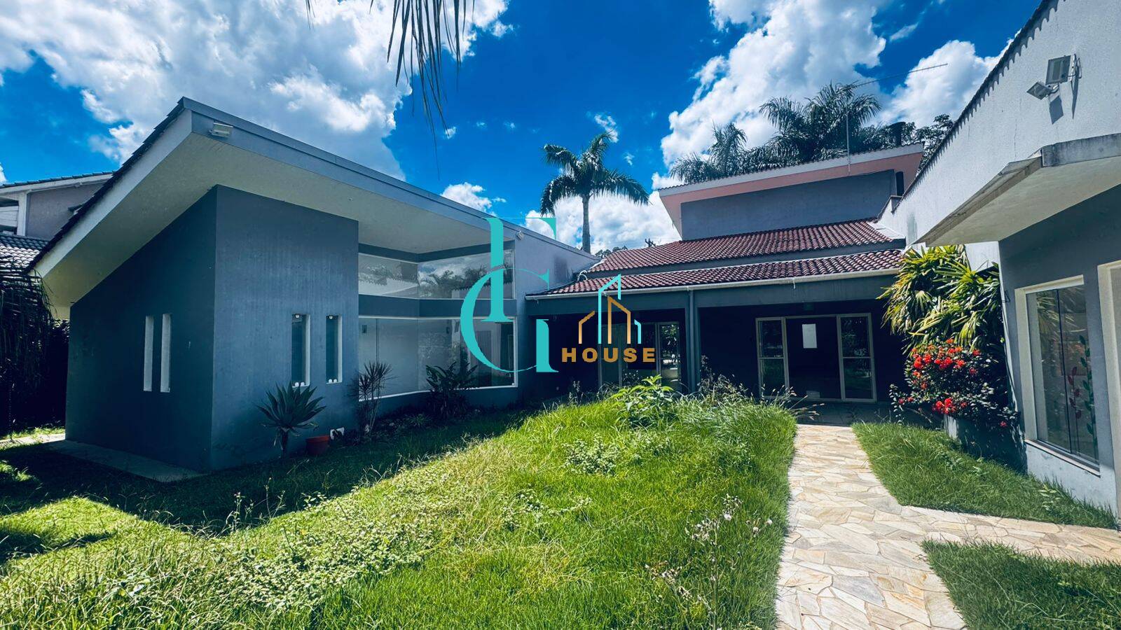 CASA PARA LOCAÇÃO – TAMBORÉ 1 | ALPHAVILLE