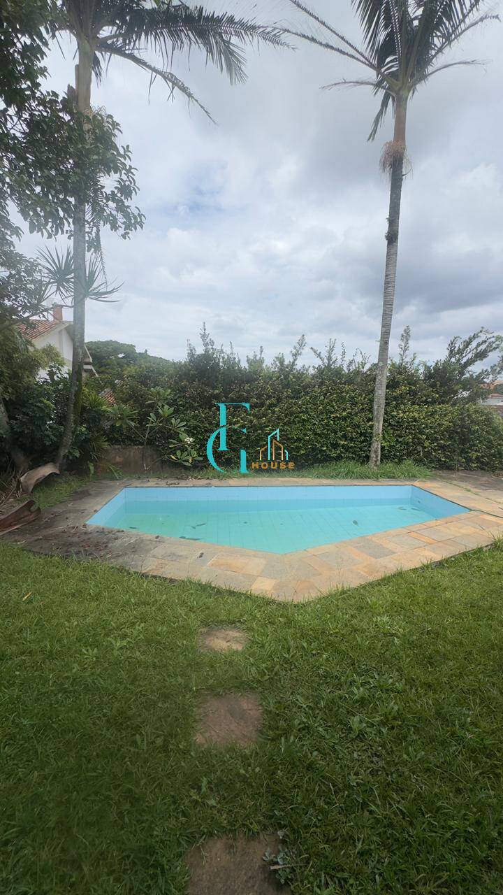 Casa Residencial 9 – Alphaville|Venda/Locação|4 Dormitórios|Piscina|6 Vagas