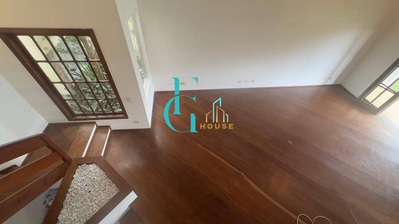 Casa Residencial 9 – Alphaville|Venda/Locação|4 Dormitórios|Piscina|6 Vagas