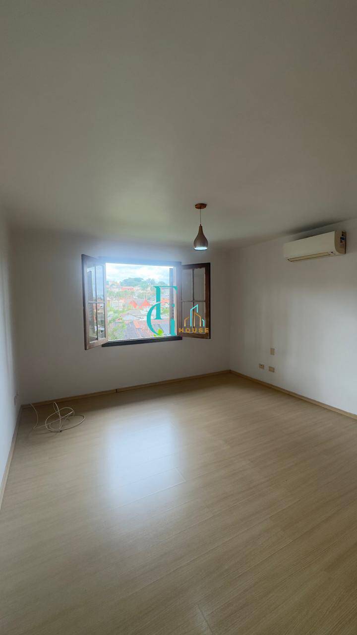 Casa Residencial 9 – Alphaville|Venda/Locação|4 Dormitórios|Piscina|6 Vagas