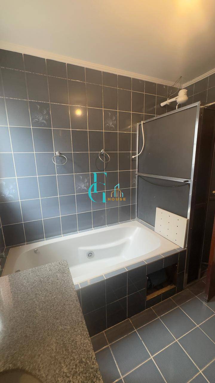 Casa Residencial 9 – Alphaville|Venda/Locação|4 Dormitórios|Piscina|6 Vagas