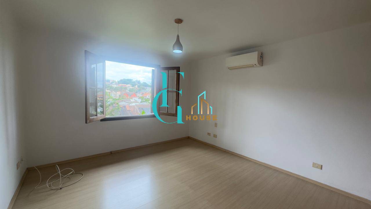 Casa Residencial 9 – Alphaville|Venda/Locação|4 Dormitórios|Piscina|6 Vagas