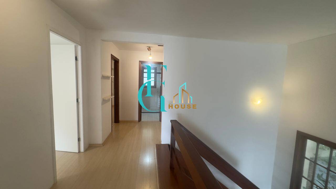 Casa Residencial 9 – Alphaville|Venda/Locação|4 Dormitórios|Piscina|6 Vagas