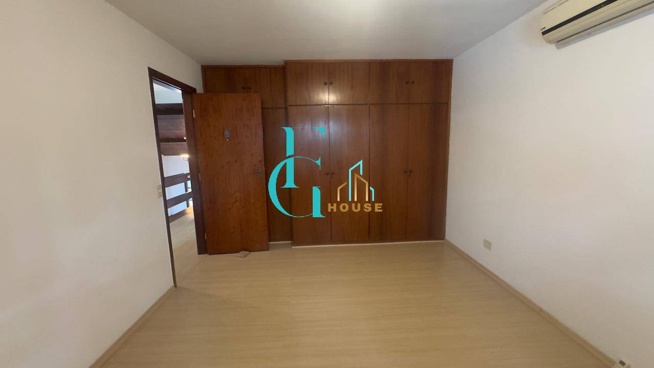 Casa Residencial 9 – Alphaville|Venda/Locação|4 Dormitórios|Piscina|6 Vagas