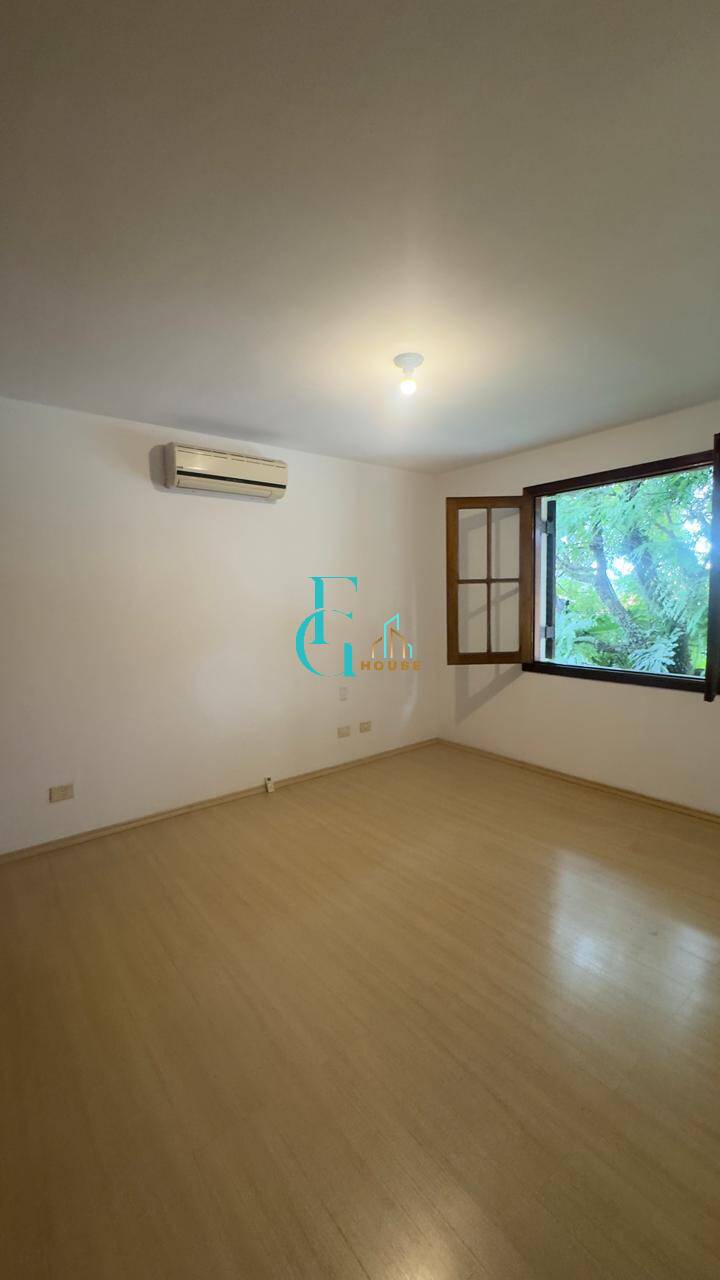 Casa Residencial 9 – Alphaville|Venda/Locação|4 Dormitórios|Piscina|6 Vagas