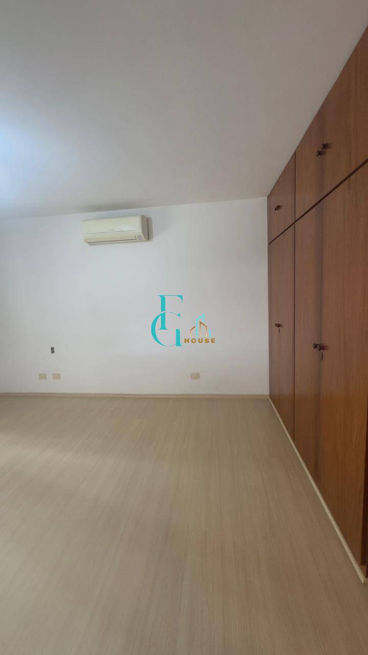 Casa Residencial 9 – Alphaville|Venda/Locação|4 Dormitórios|Piscina|6 Vagas