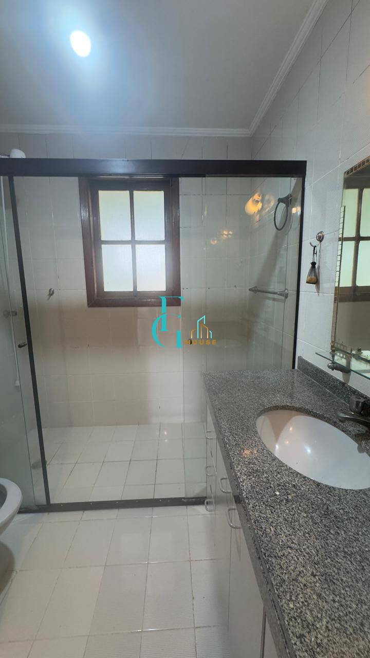 Casa Residencial 9 – Alphaville|Venda/Locação|4 Dormitórios|Piscina|6 Vagas