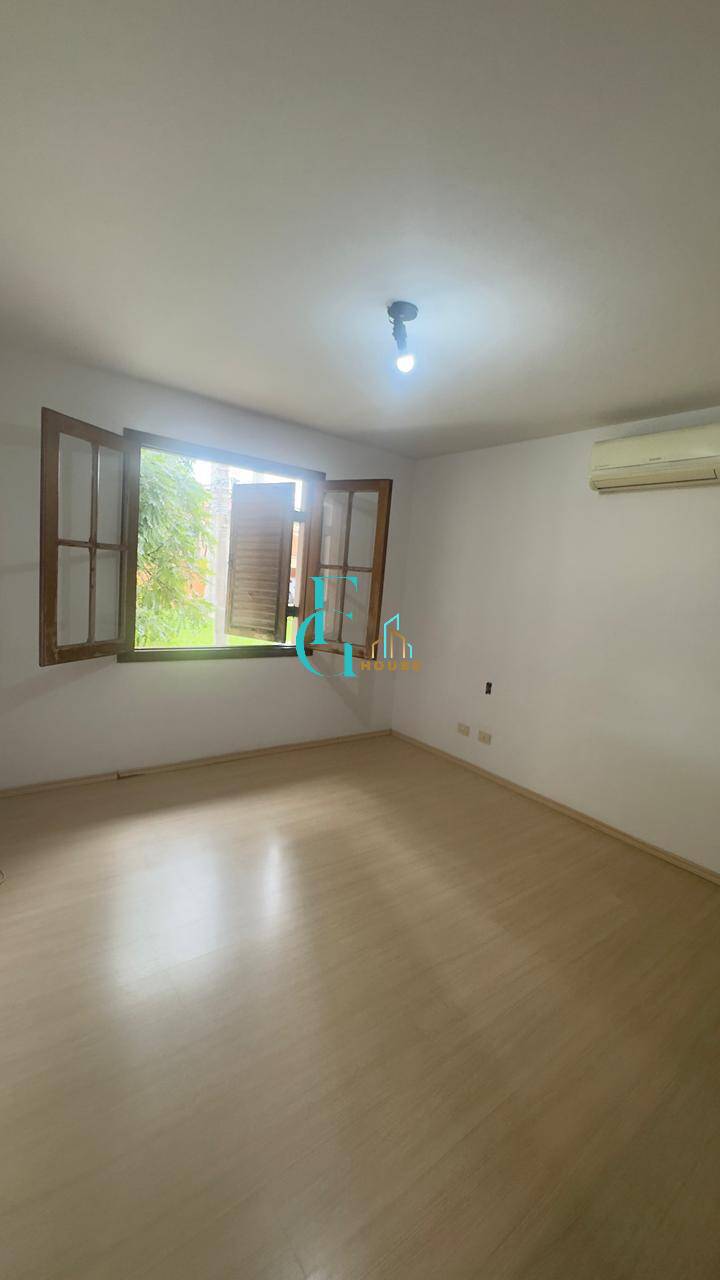 Casa Residencial 9 – Alphaville|Venda/Locação|4 Dormitórios|Piscina|6 Vagas
