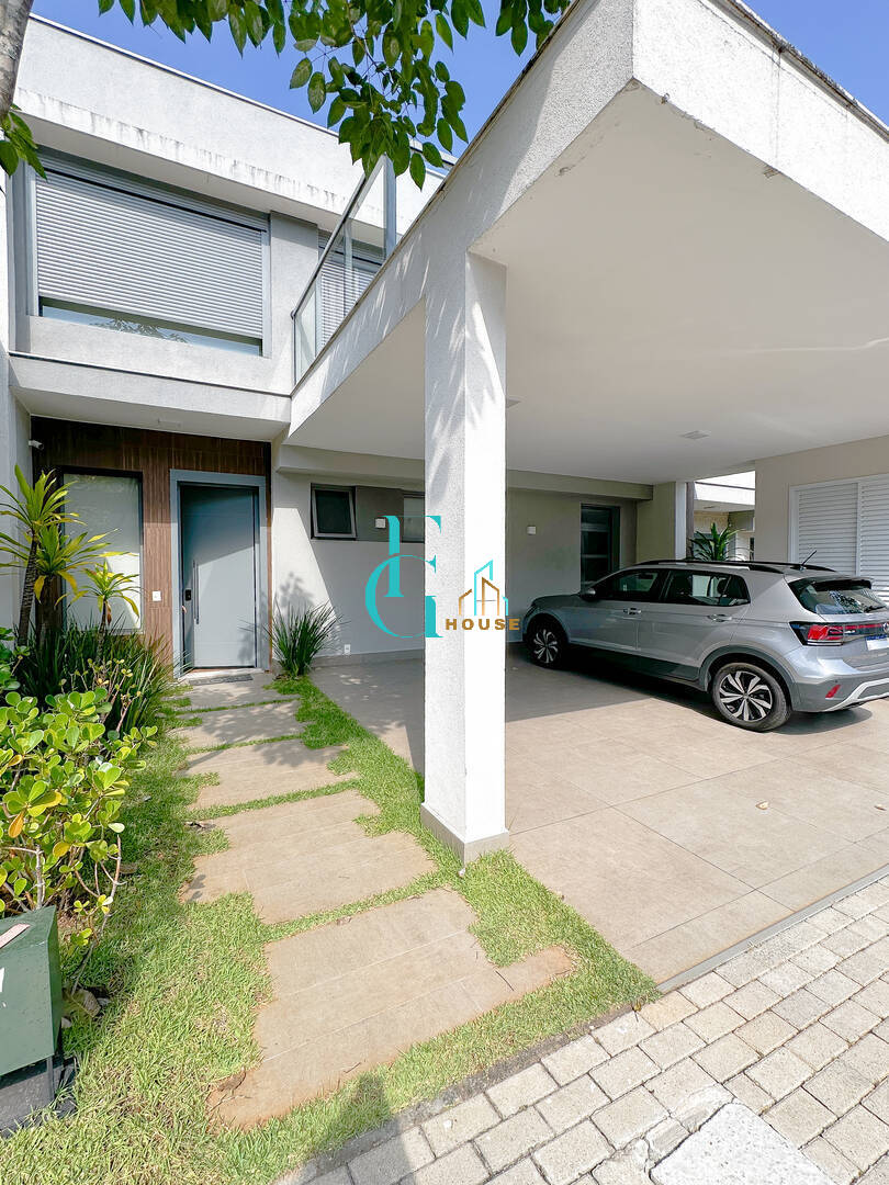 Casa de Alto Padrão|3 Suítes|Mobiliada e Decorada|Piscina Estilo Aquário