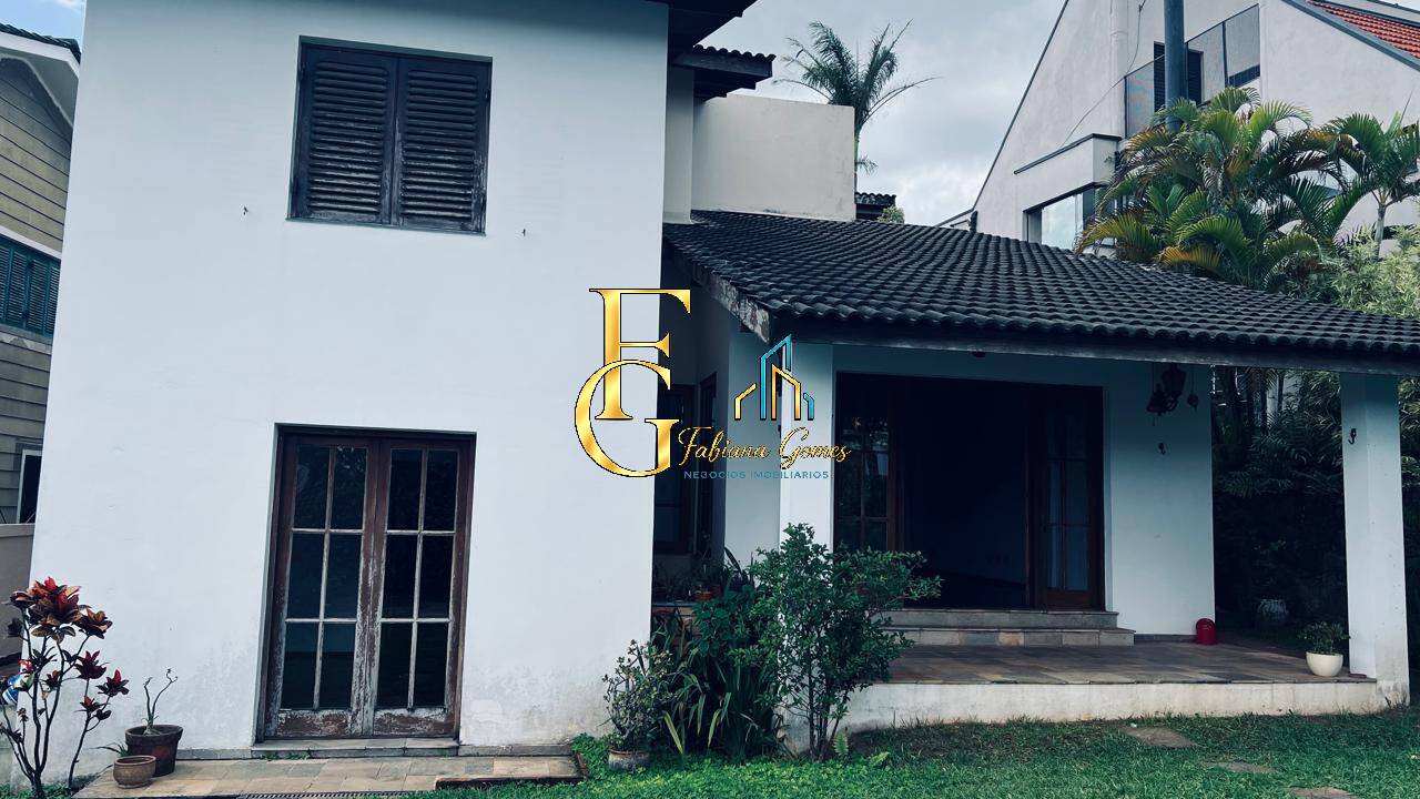 Casa à Venda ou Locação em Alphaville|4 Dormitórios |Piscina |6 Vagas