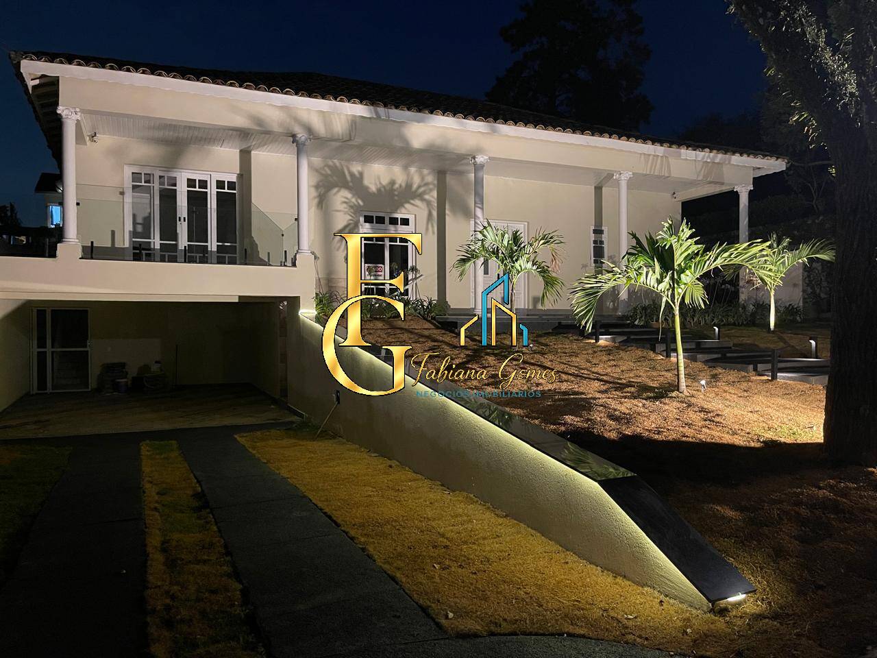Casa Térrea à Venda em Aldeia da Serra |4 Dormitórios | Piscina Aquecida