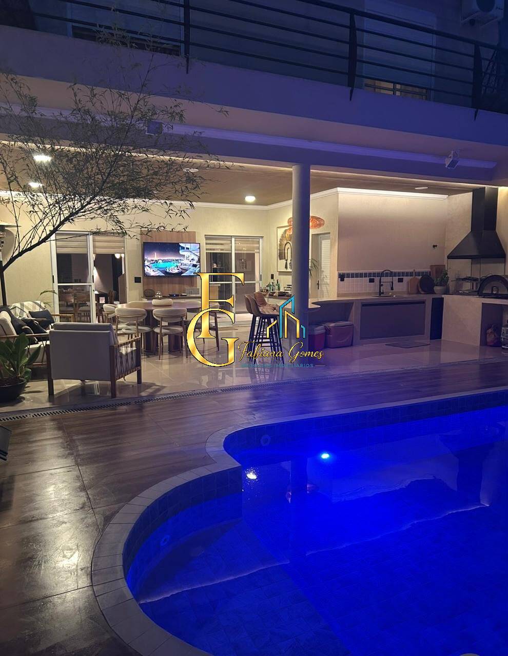 CASA À VENDA NO RESIDENCIAL 11 – ALPHAVILLE | 4 Suítes